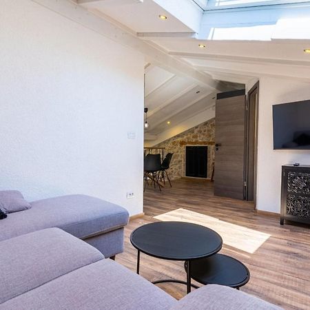Apartments Rose Cres Luaran gambar