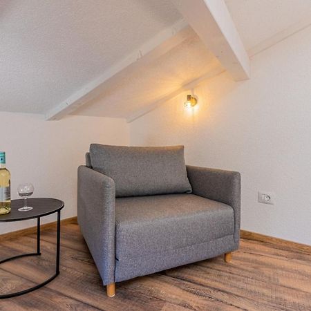 Apartments Rose Cres Luaran gambar