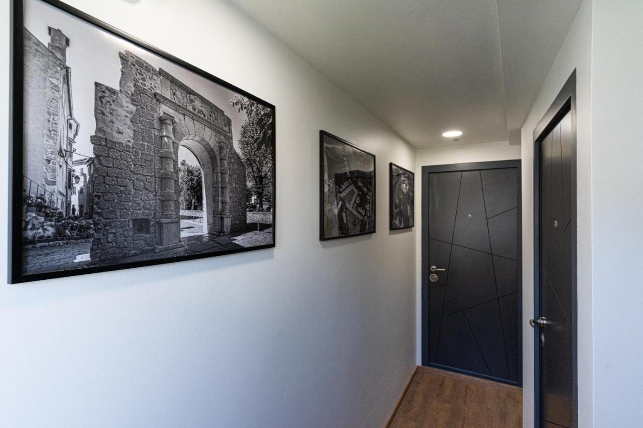 Apartments Rose Cres Luaran gambar